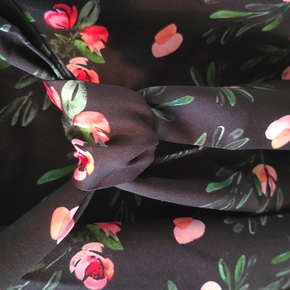 ALEXIA ADMOR BRAND WOMEN'S PLUS SIZE BLACK FLORAL WRAP DRESS SIZE 3X - Picture 9 of 16